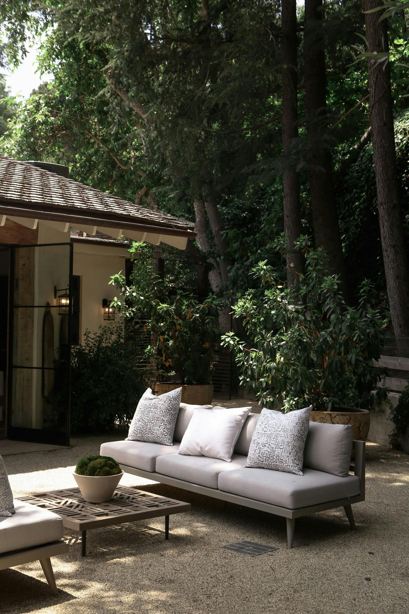 Meridith-Baer-Home-Home-Staging-Estates-Southern-California-Robert-Taylor-Ranch-Outdoor